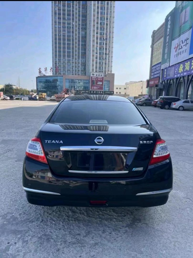 济南11年日产天籁1