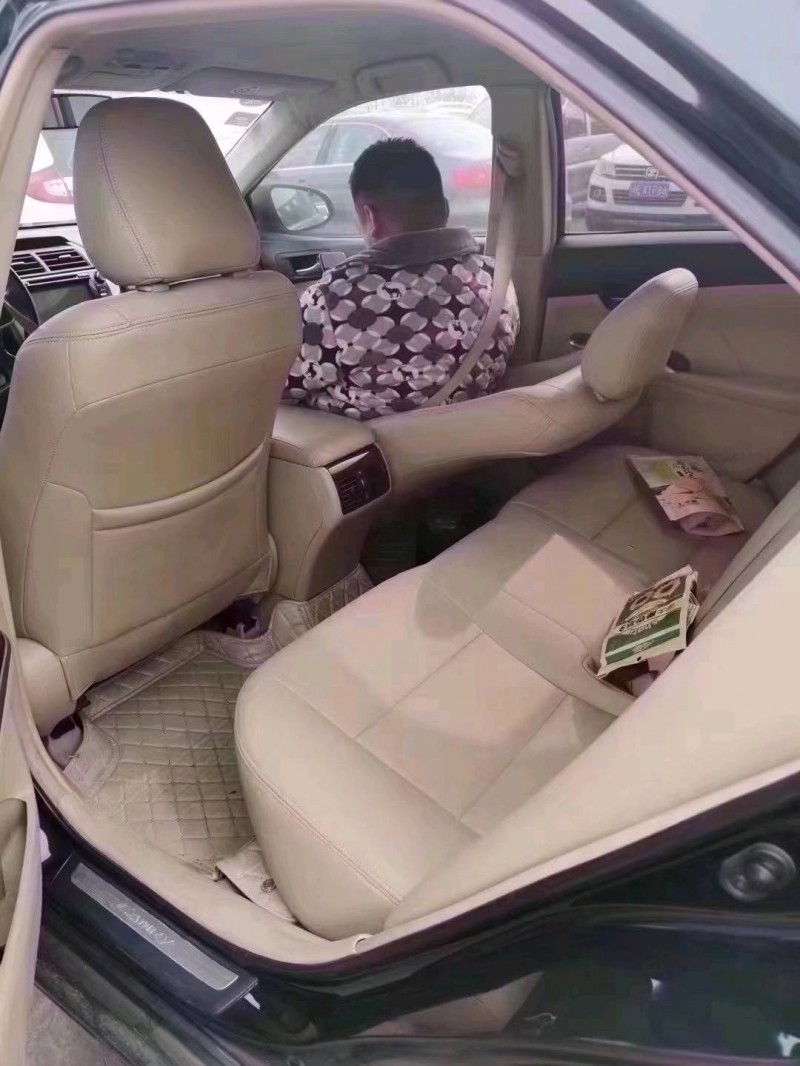 北京13年丰田凯美瑞3