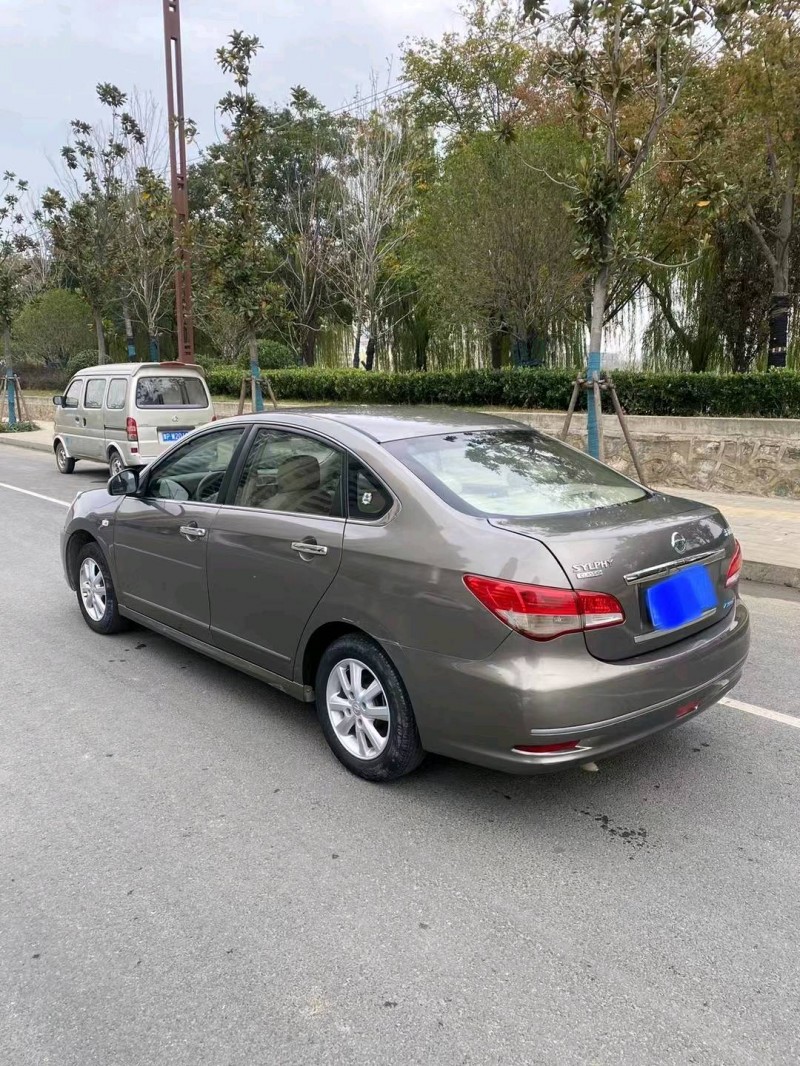 苏州17年日产轩逸4