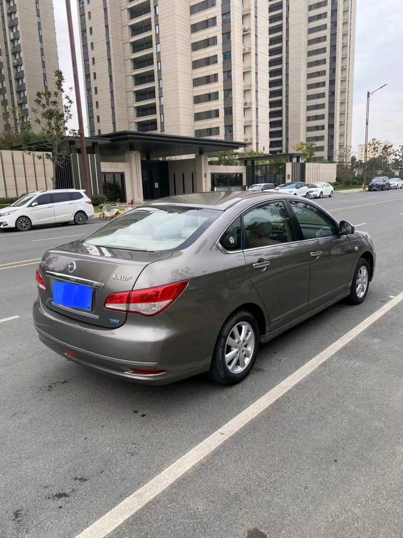 苏州17年日产轩逸6