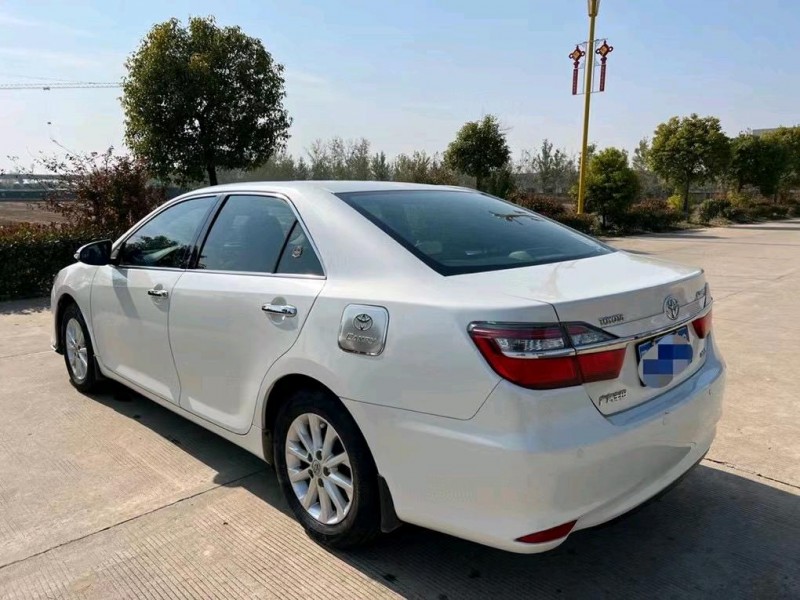 盐城17年丰田凯美瑞5