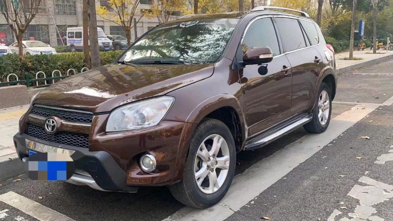 北京12年丰田RAV42