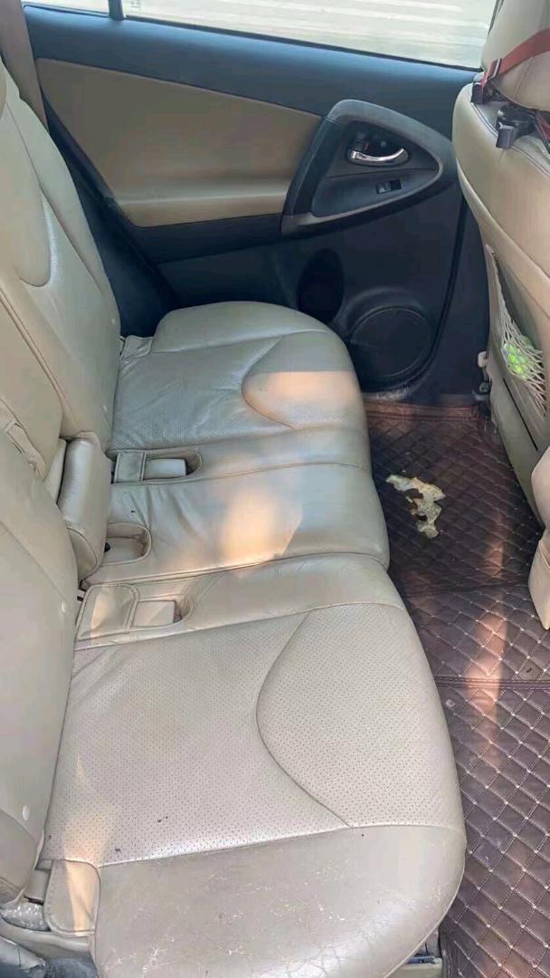 北京12年丰田RAV44