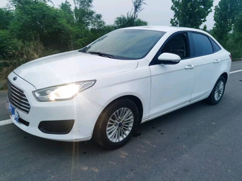 邢台18年福特福睿斯3