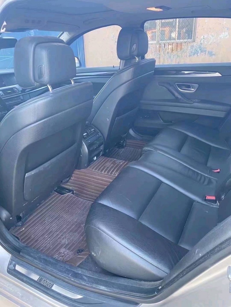 济宁13年宝马5系6