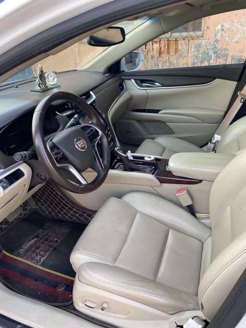 济宁16年凯迪拉克XTS2