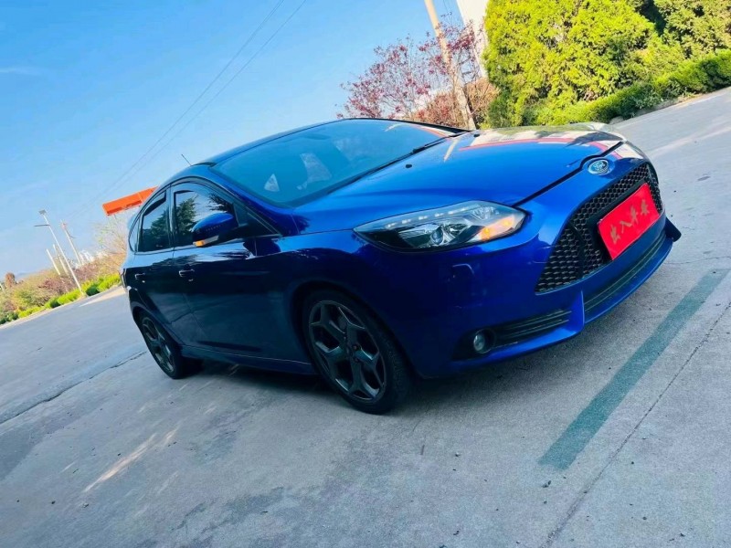 烟台15年福特福克斯2