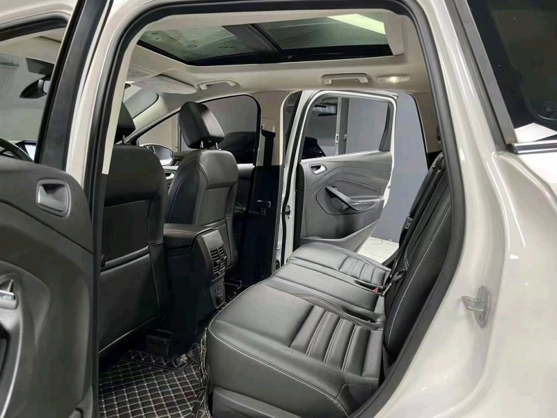 成都21年福特翼虎7