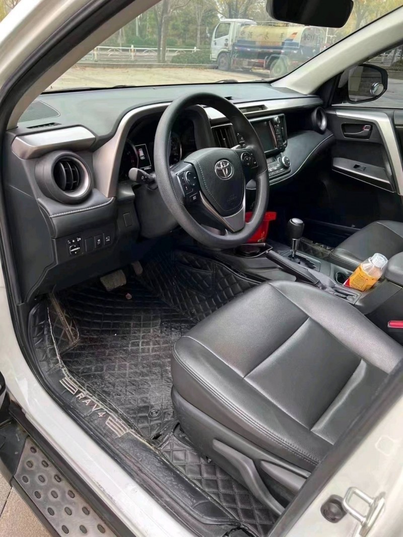 济南19年丰田RAV4荣放3
