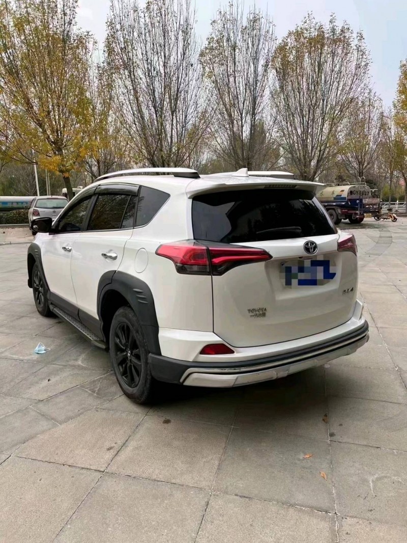 济南19年丰田RAV4荣放5