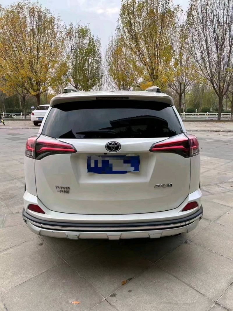 济南19年丰田RAV4荣放6