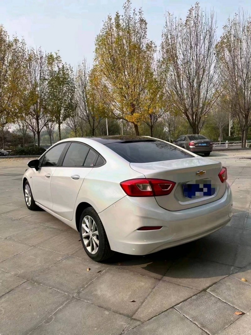 济南17年雪佛兰科鲁兹5