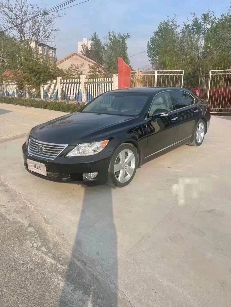 济南12年雷克萨斯LS2