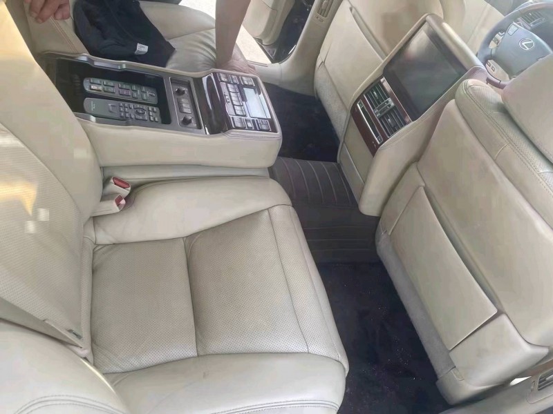 济南12年雷克萨斯LS4