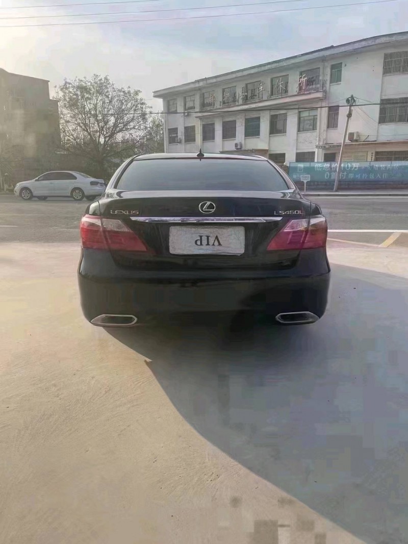 济南12年雷克萨斯LS6