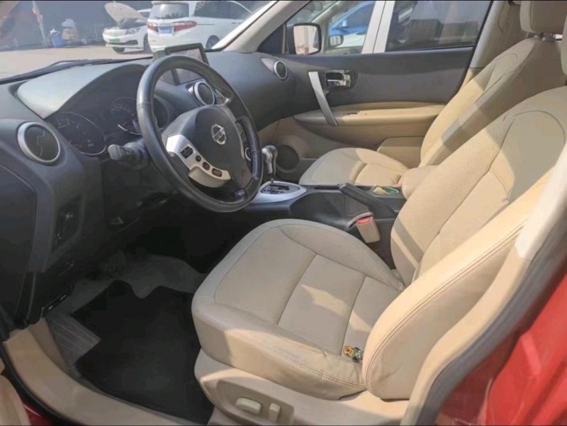 济南12年日产逍客1