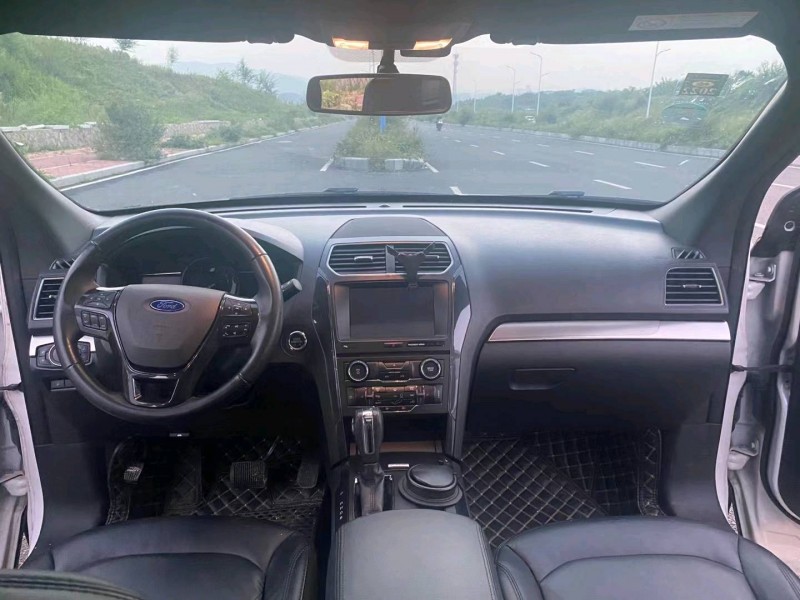 烟台18年福特探险者4