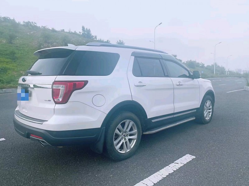 烟台18年福特探险者5