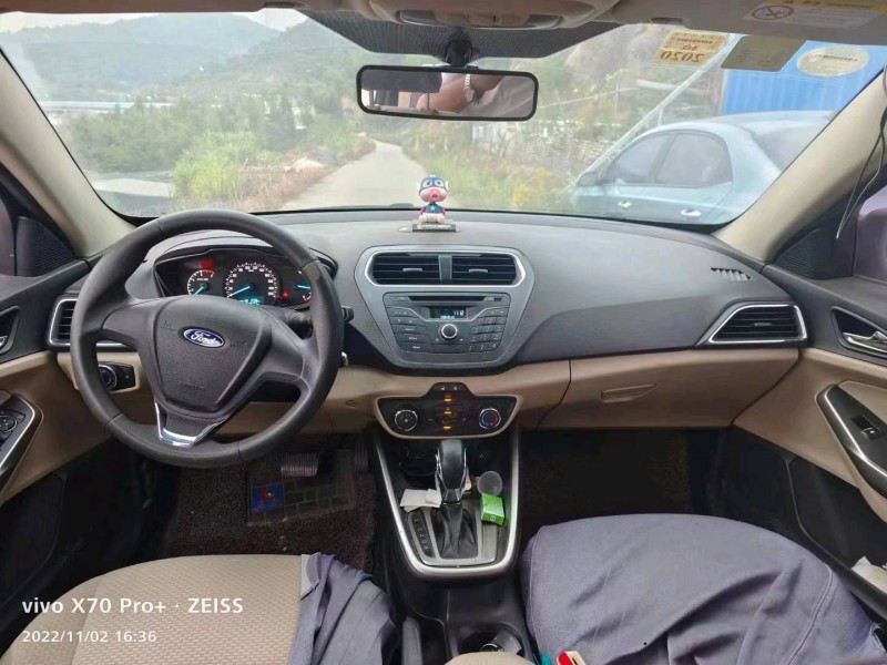 嘉兴16年福特福睿斯4