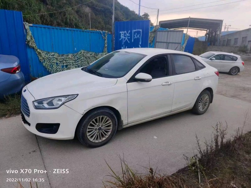 嘉兴16年福特福睿斯7