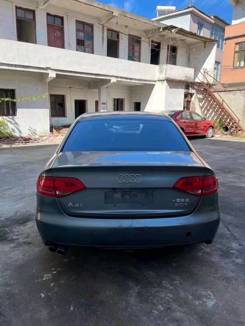嘉兴11年奥迪A4L7