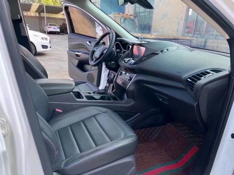 济宁17年福特翼虎4