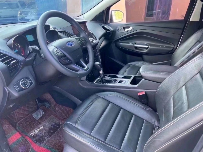 济宁17年福特翼虎5