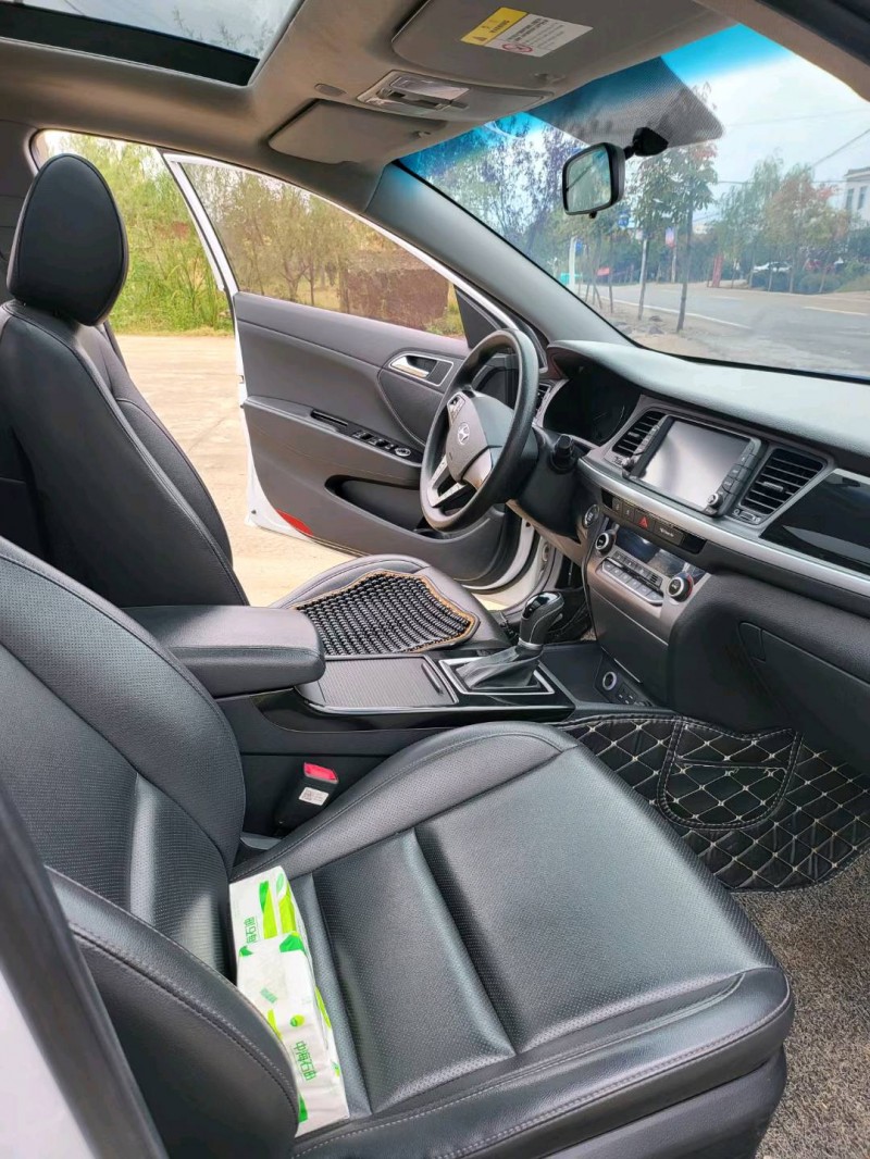 邯郸20年现代名图8