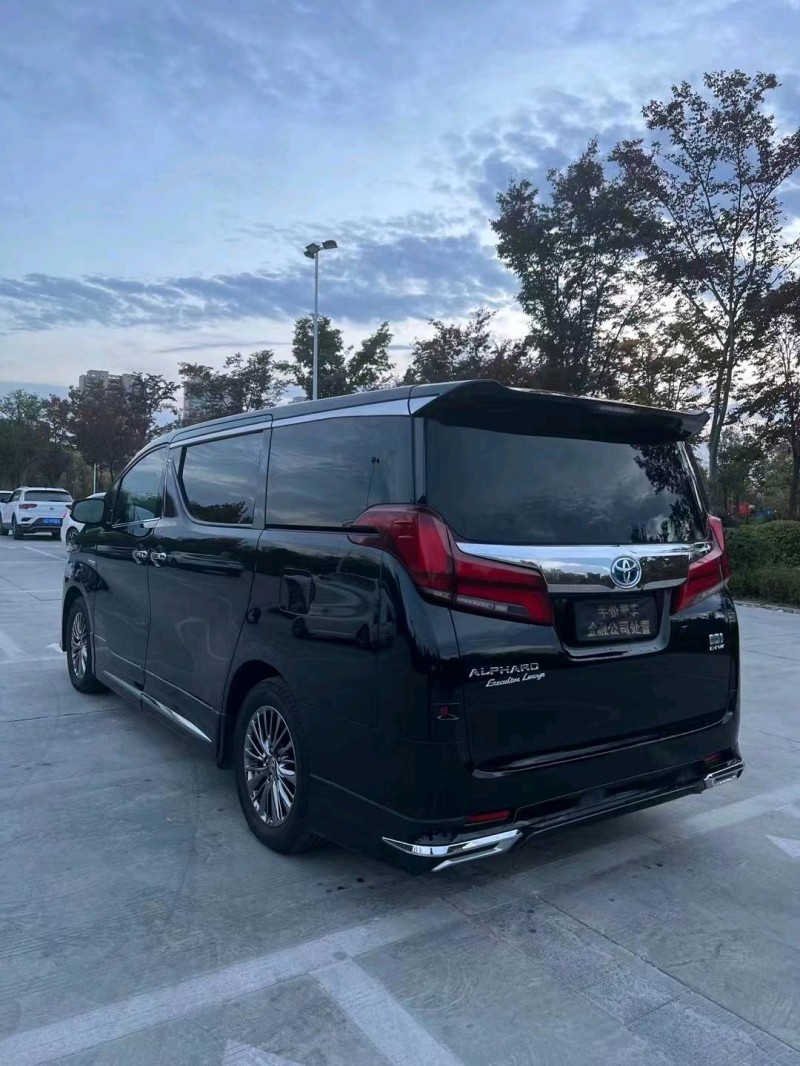 徐州19年丰田埃尔法8