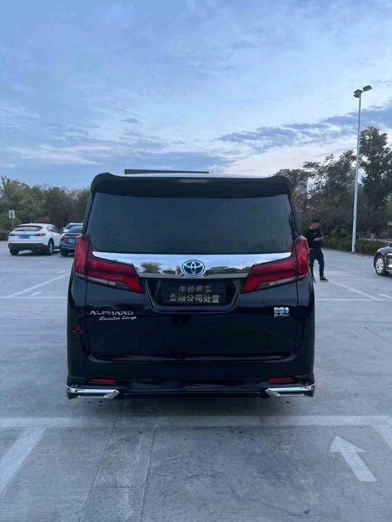 徐州19年丰田埃尔法9