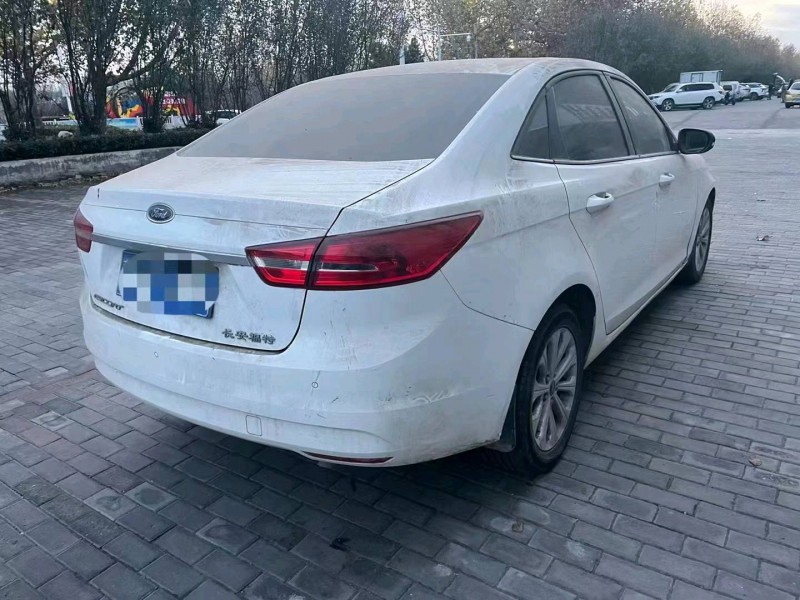 邯郸15年福特福睿斯5