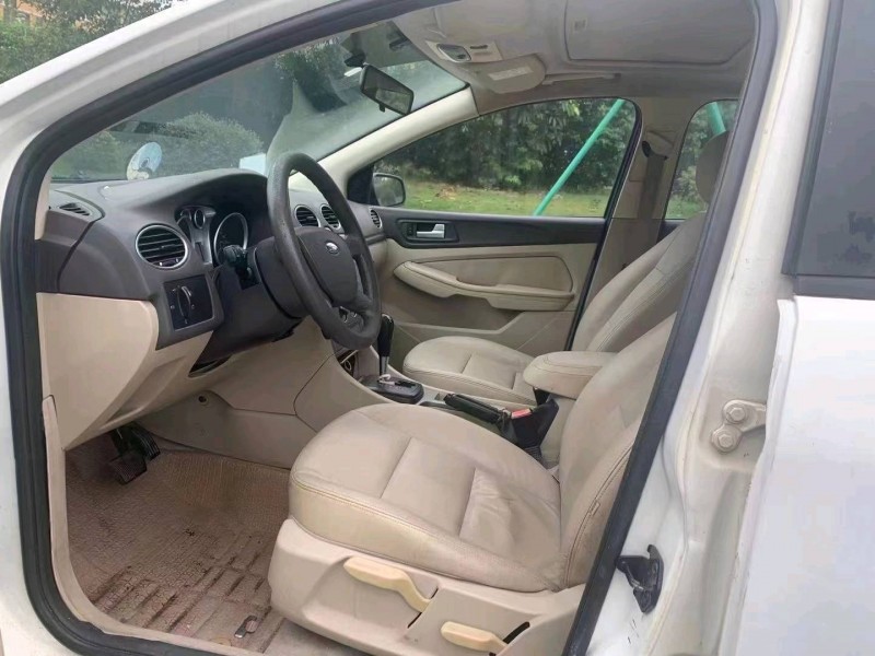 广州12年福特福克斯5