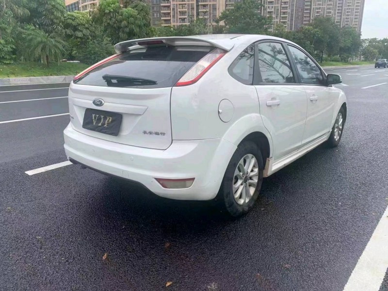 广州12年福特福克斯7