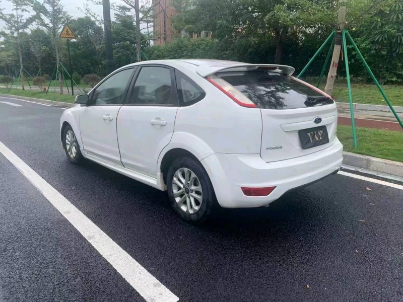 广州12年福特福克斯8