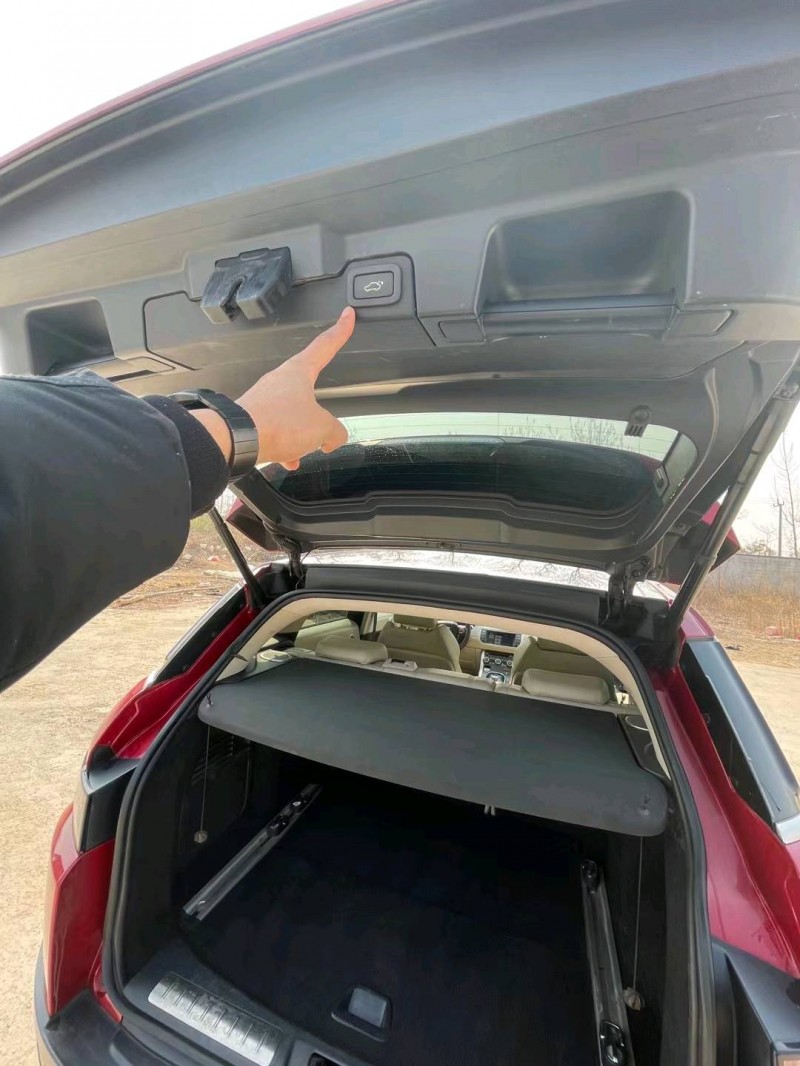 临沂12年路虎极光7