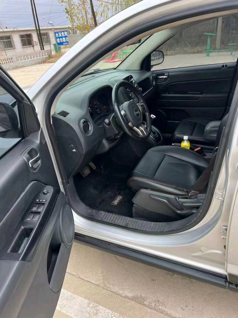 邯郸12年Jeep指南者7