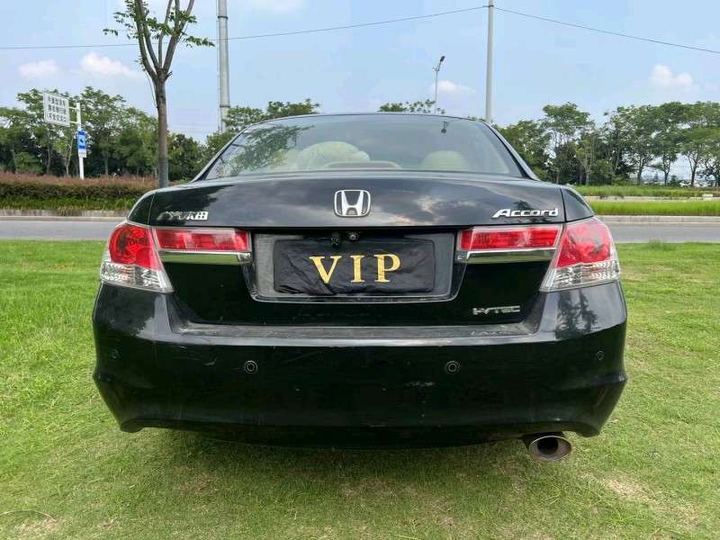 泰州11年本田雅阁8