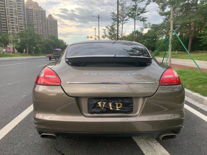 广州11年保时捷帕拉梅拉9