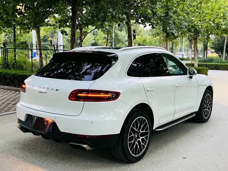 聊城15年保时捷Macan8