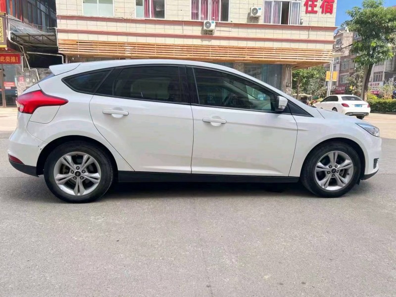 宜昌18年福特福克斯6