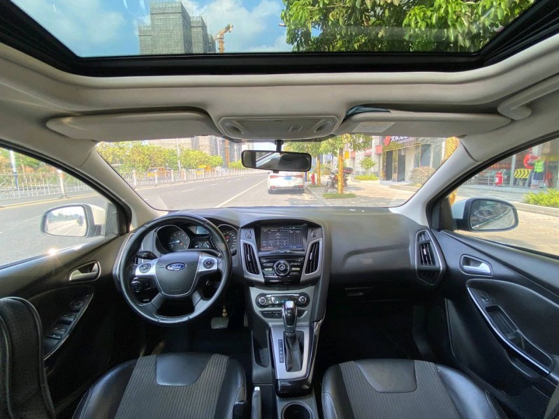 广州15年福特福克斯4