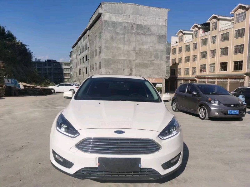 济宁21年福特福克斯1