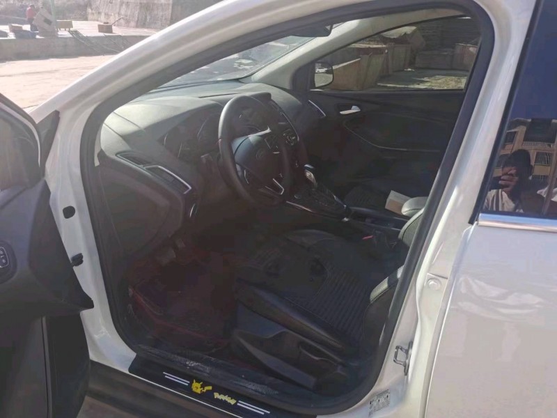 济宁21年福特福克斯3