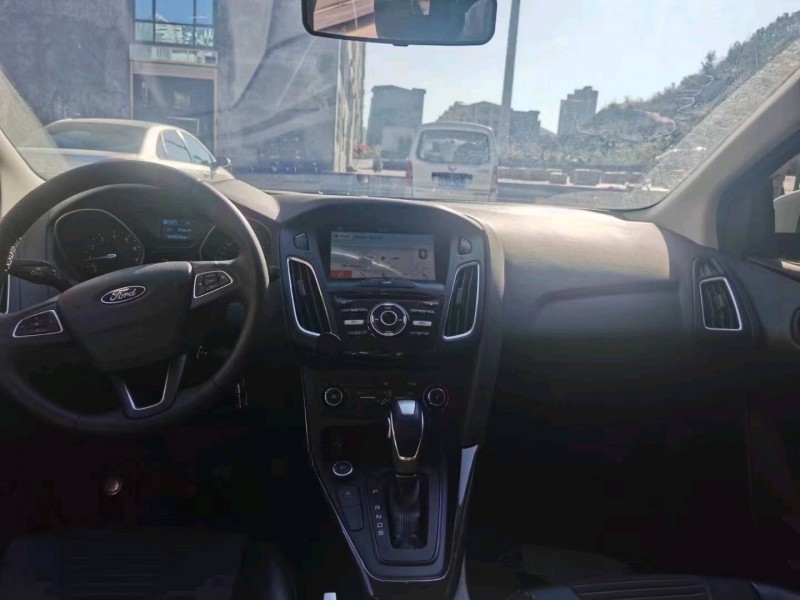 济宁21年福特福克斯4