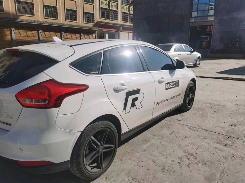 济宁21年福特福克斯6