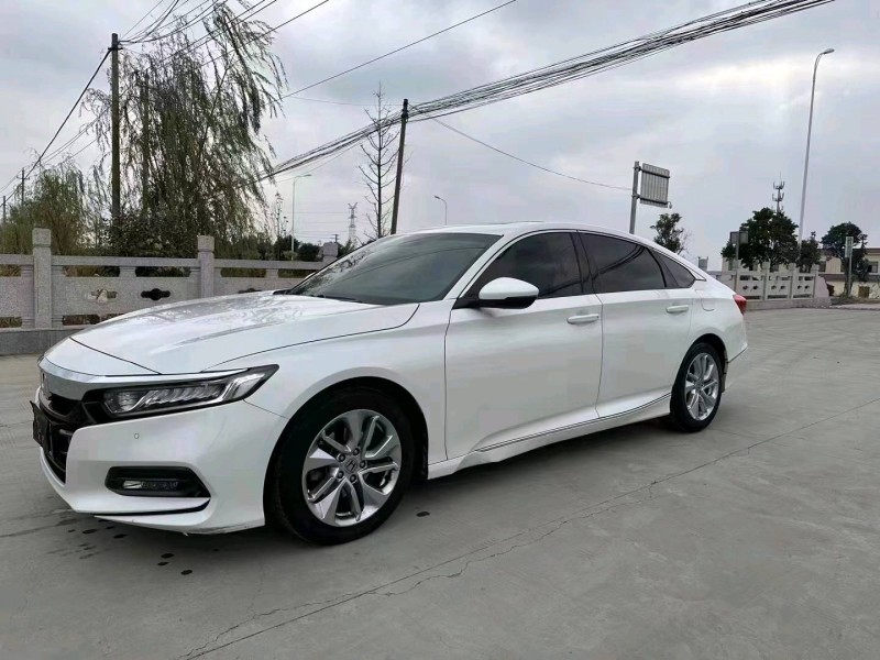 常州21年本田雅阁2