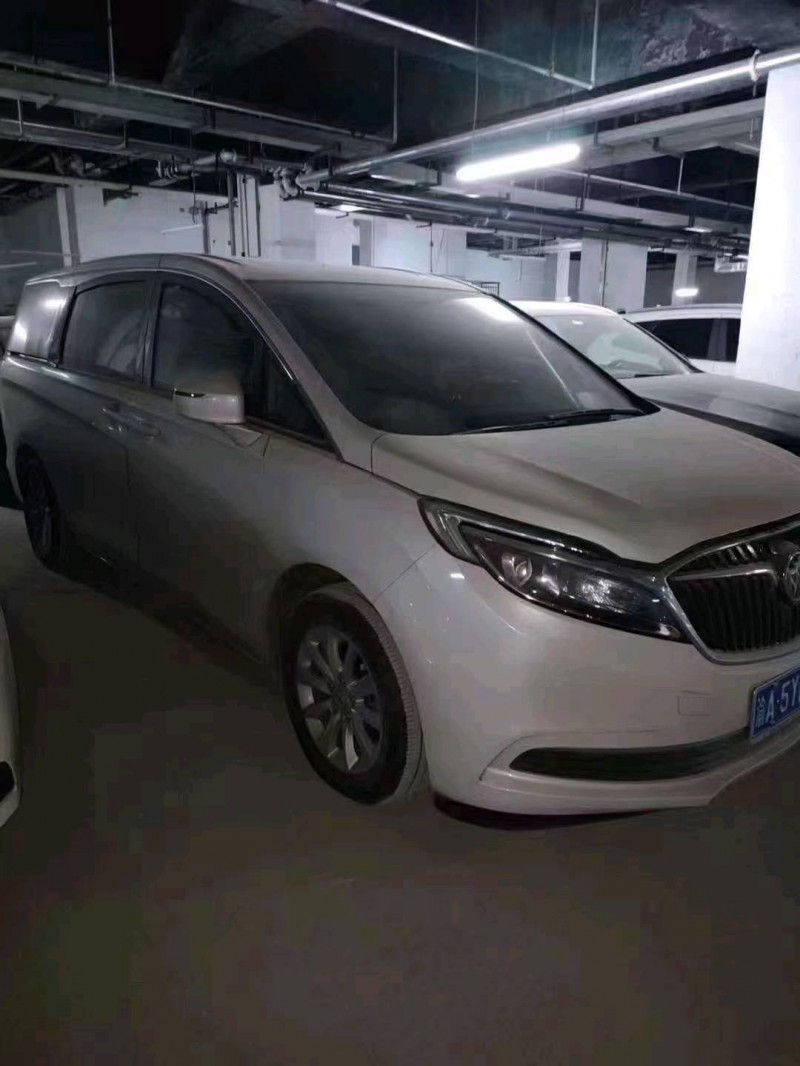 重庆19年别克GL84