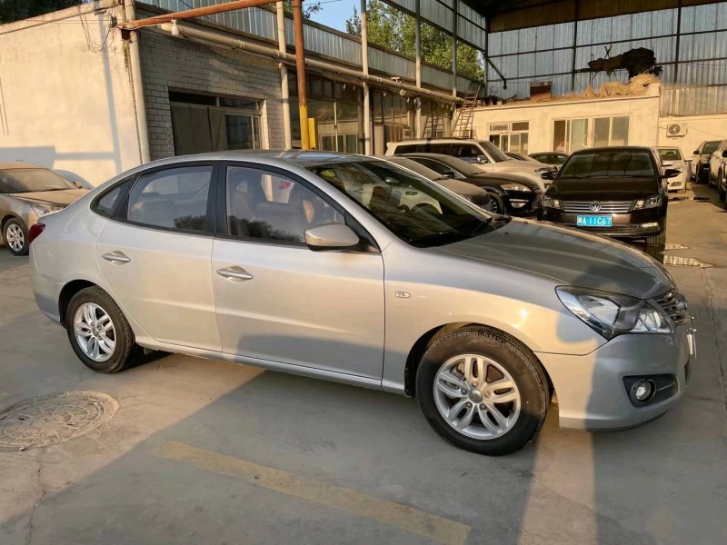 保定14年现代悦动2