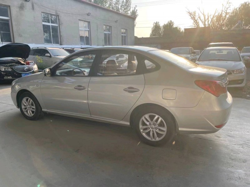 保定14年现代悦动4