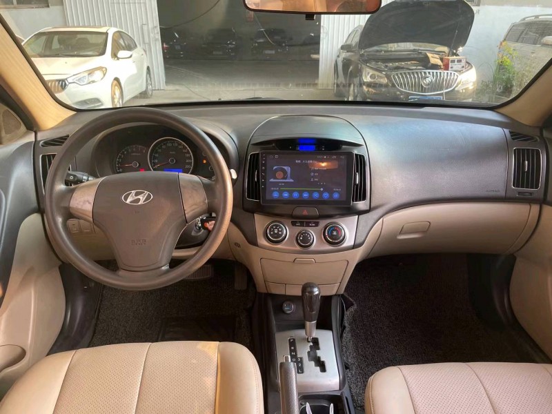 保定14年现代悦动9